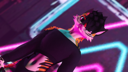 VRChat_2024-08-27_21-10-50.919_3840x2160.png