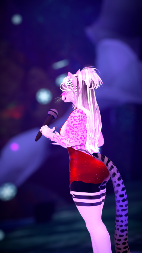 VRChat_2024-09-22_17-14-19.058_2160x3840.png