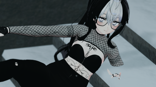 VRChat_2024-10-02_20-44-21.119_2560x1440.png