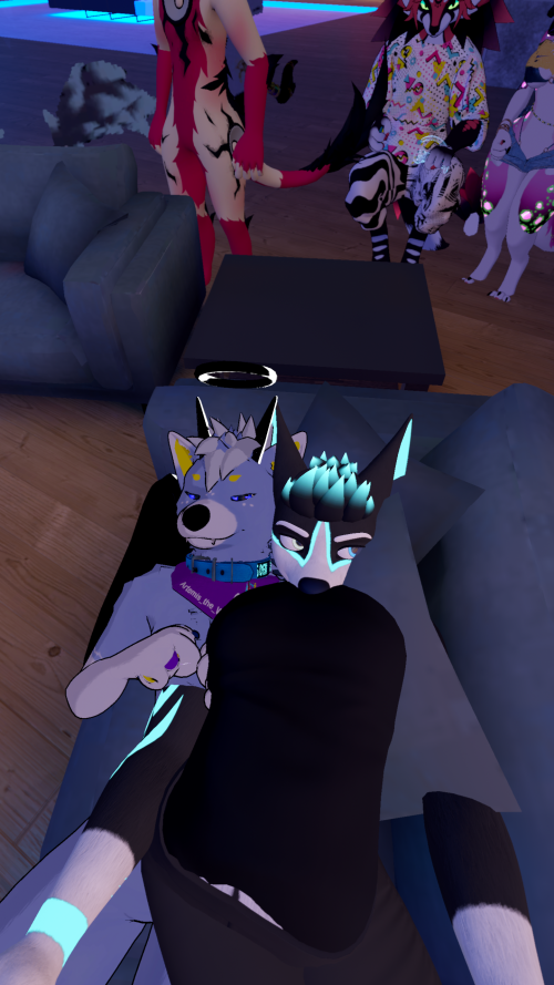VRChat_2024-10-02_21-23-08.444_2560x1440.png