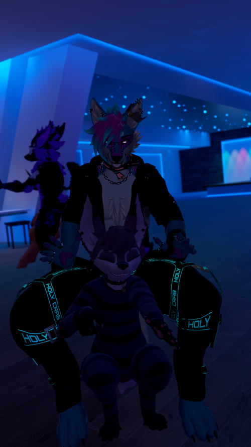VRChat_2024-10-02_21-28-21.004_2560x1440.png