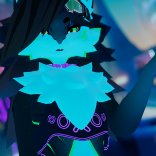 VRChat_2024-10-04_20-05-46.329_2160x3840