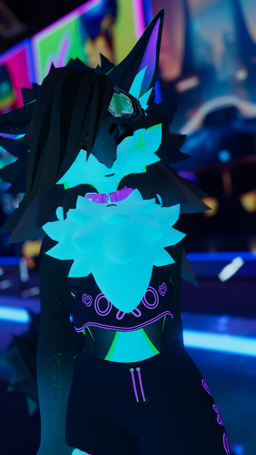 VRChat_2024-10-04_20-06-15.547_2160x3840.png