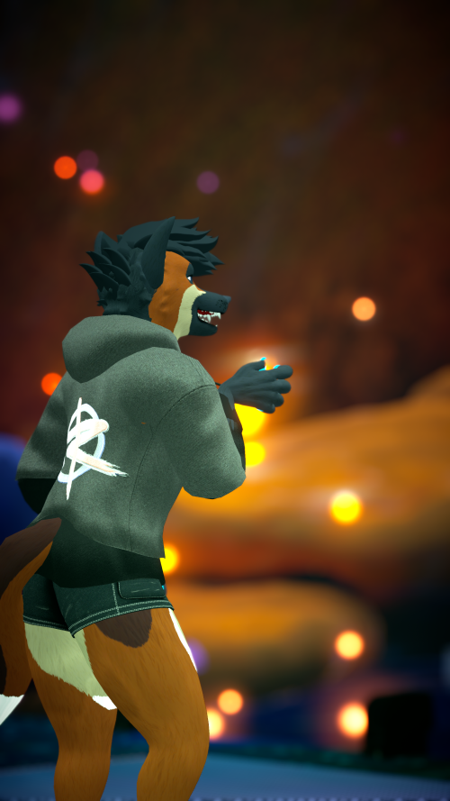 VRChat_2024-10-05_19-54-21.415_2160x3840.png