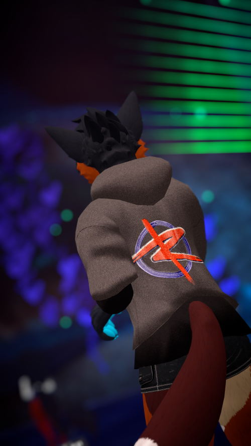 VRChat_2024-10-05_19-58-09.147_2160x3840.png