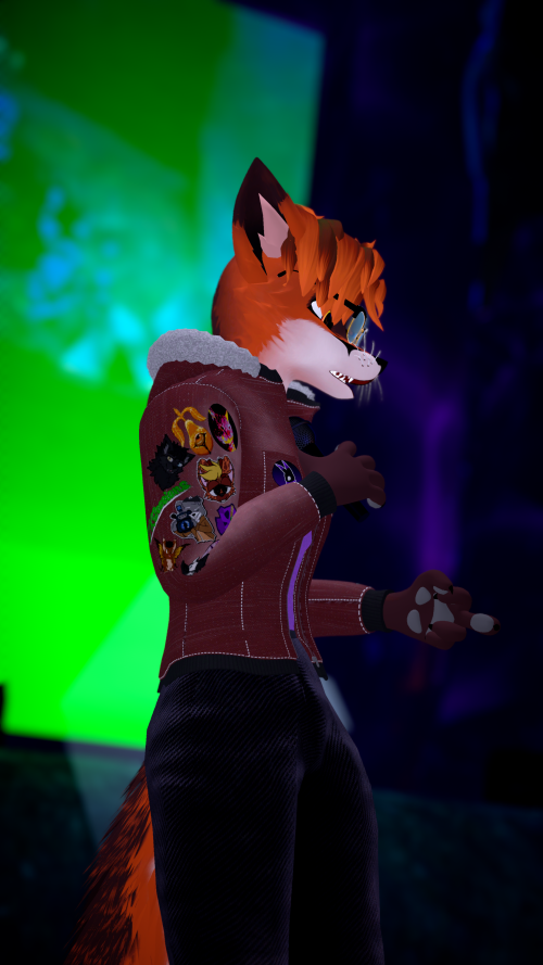 VRChat_2024-10-05_21-03-31.279_2160x3840.png