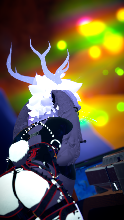 VRChat_2024-10-05_21-33-17.653_2160x3840.png