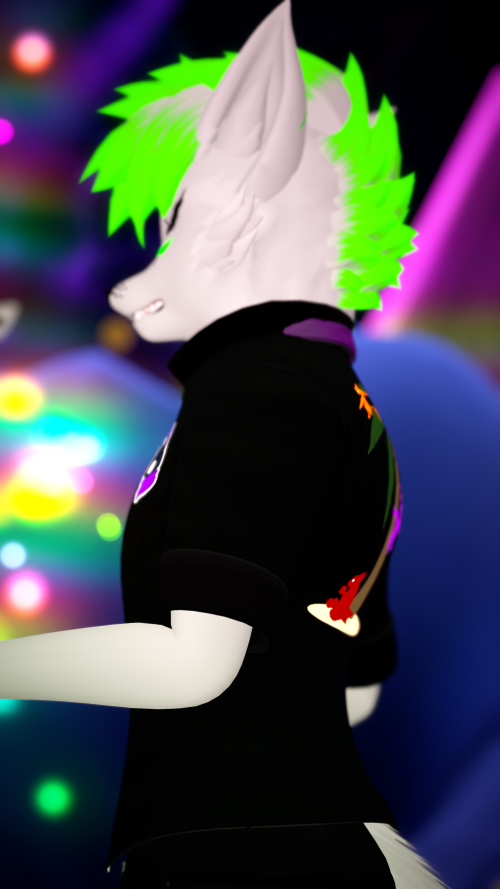 VRChat_2024-10-05_21-35-50.823_2160x3840.png