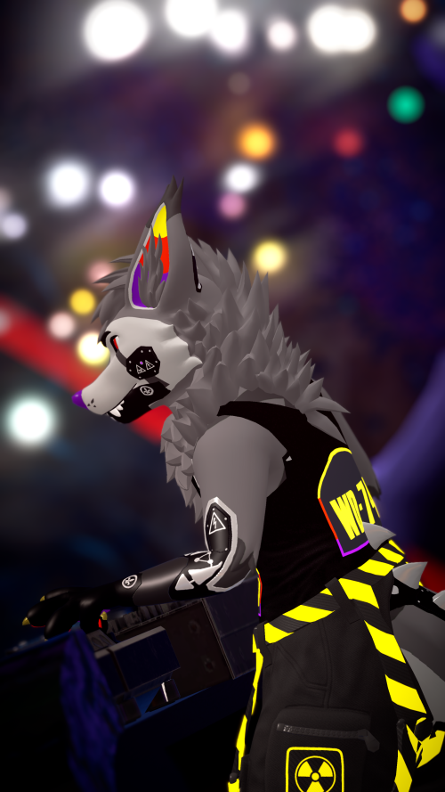 VRChat_2024-10-06_00-25-00.218_2160x3840.png