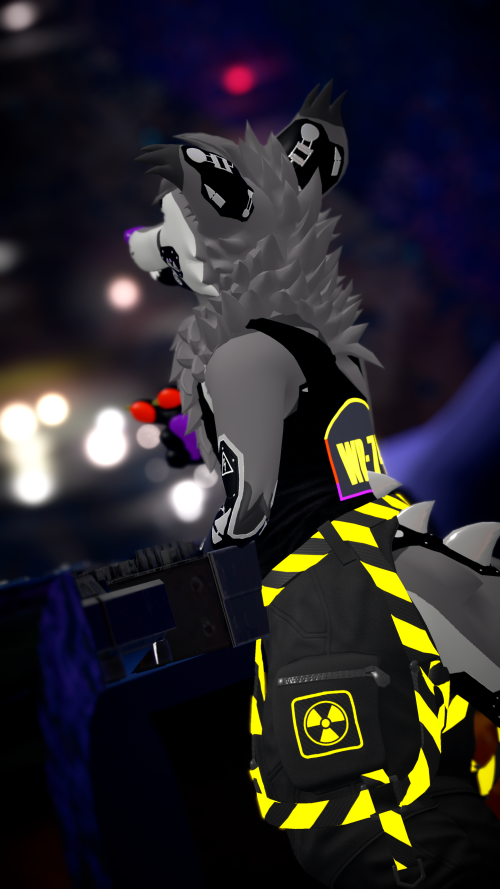 VRChat_2024-10-06_00-25-02.186_2160x3840.png