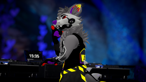 VRChat_2024-10-06_00-25-43.465_3840x2160.png