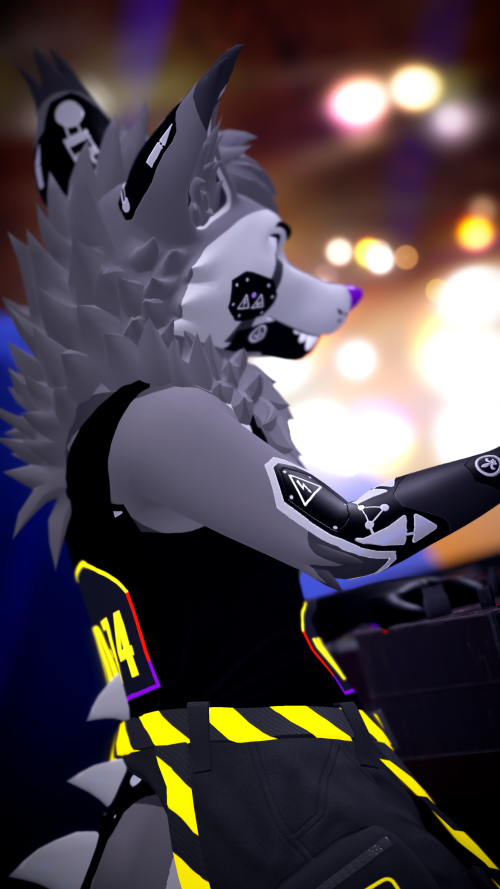 VRChat_2024-10-06_00-26-23.239_2160x3840.png