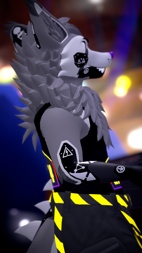 VRChat_2024-10-06_00-26-24.559_2160x3840.png