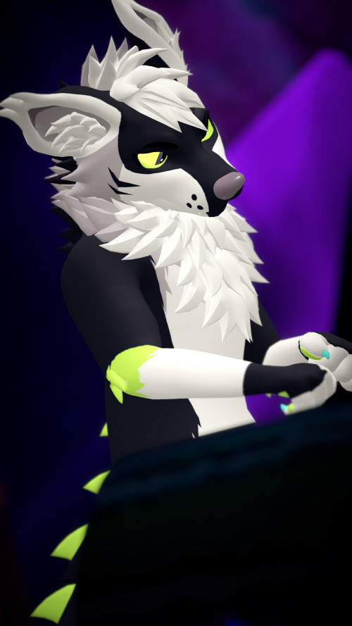 VRChat_2024-10-06_03-18-33.444_2160x3840.png