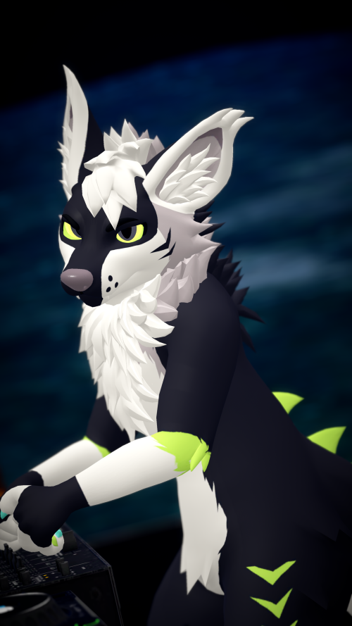 VRChat_2024-10-06_03-20-29.446_2160x3840.png