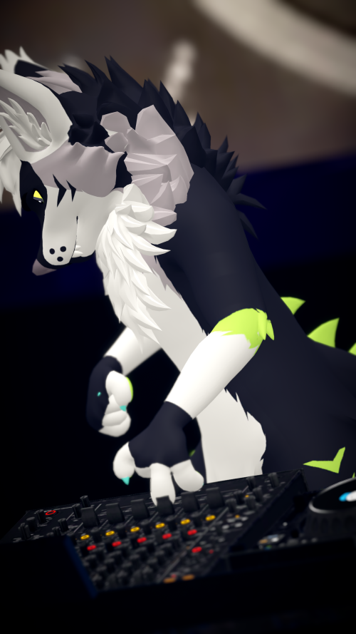 VRChat_2024-10-06_03-21-37.716_2160x3840.png