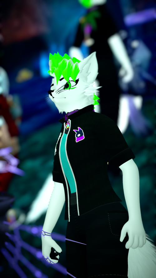 VRChat_2024-10-06_04-46-55.105_2160x3840.png