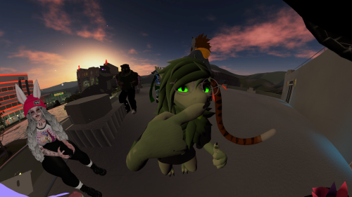 VRChat_2024-10-12_19-43-39.578_3840x2160.png