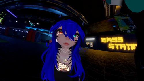 VRChat_2024-10-18_22-10-47.457_3840x2160.png