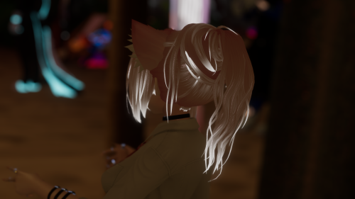 VRChat_2024-10-20_17-17-50.677_3840x2160.png