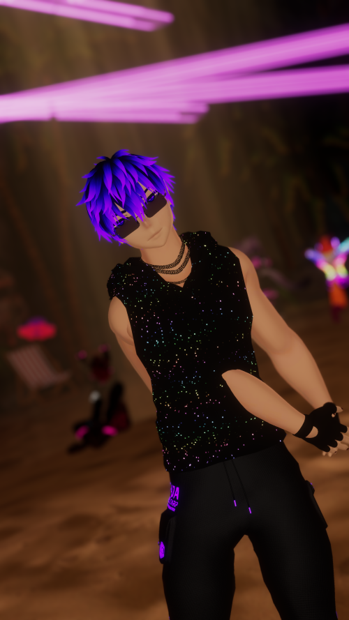 VRChat_2024-10-20_21-20-15.735_2160x3840.png