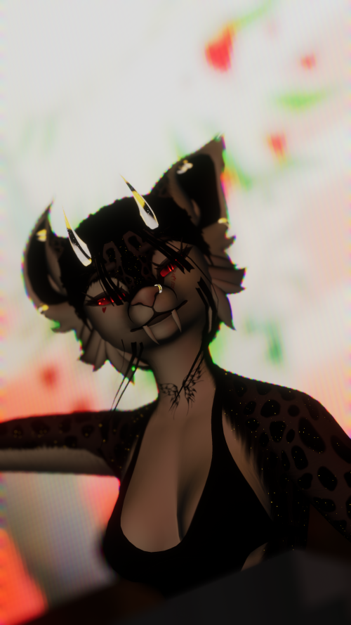 VRChat_2024-10-20_22-36-30.907_2160x3840.png