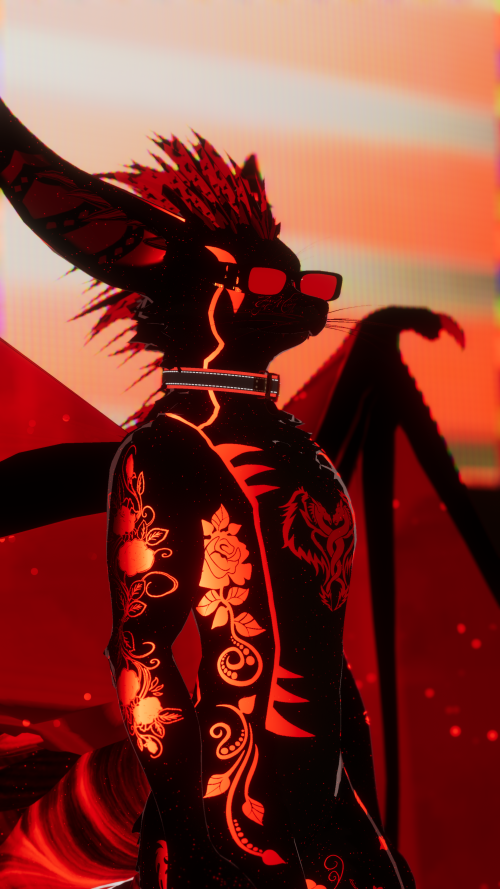 VRChat_2024-10-20_23-10-18.098_2160x3840.png