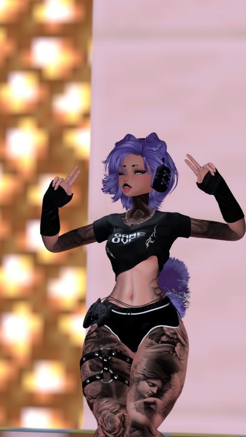 VRChat_2024-10-25_21-02-07.450_3840x2160.png