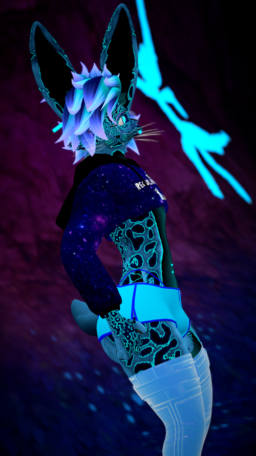 VRChat_2024-11-08_23-55-03.203_2160x3840.png