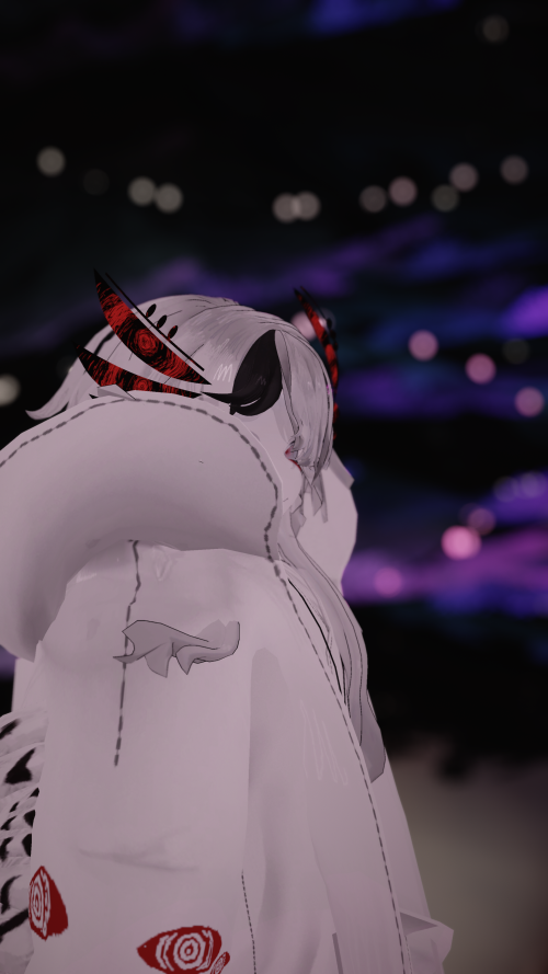 VRChat_2024-11-17_00-52-02.705_2160x3840.png