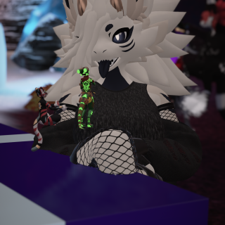 VRChat_2024-11-15_22-29-52.953_2160x3840