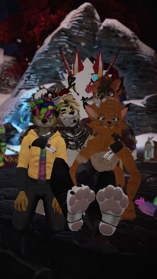 VRChat_2024-11-15_22-35-52.804_2160x3840.png