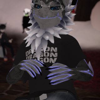 VRChat_2024-11-15_22-39-30.748_2160x3840