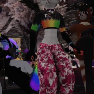VRChat_2024-11-15_23-00-43.988_2160x3840