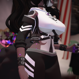 VRChat_2024-11-16_00-53-07.688_2160x3840