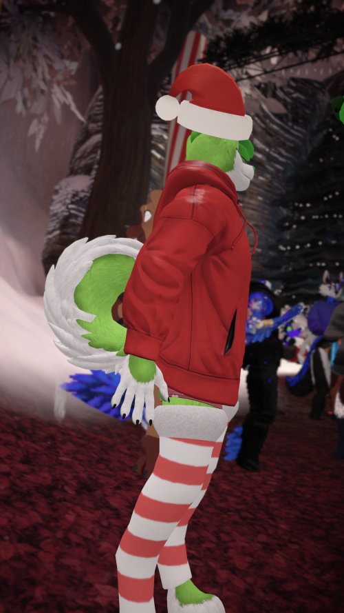VRChat_2024-11-16_00-53-38.630_2160x3840.png