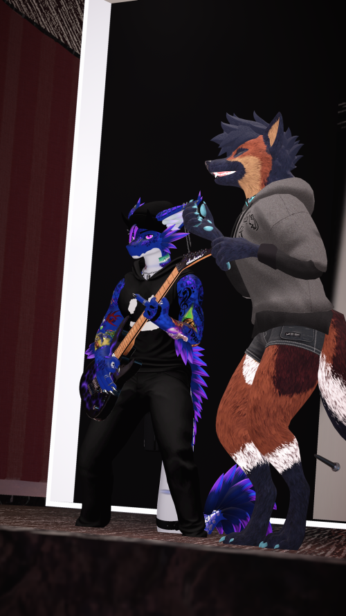VRChat_2024-11-16_01-00-49.657_2160x3840.png
