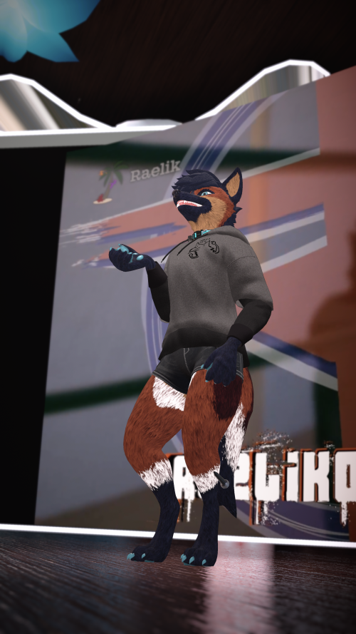 VRChat_2024-11-16_01-08-30.568_2160x3840.png