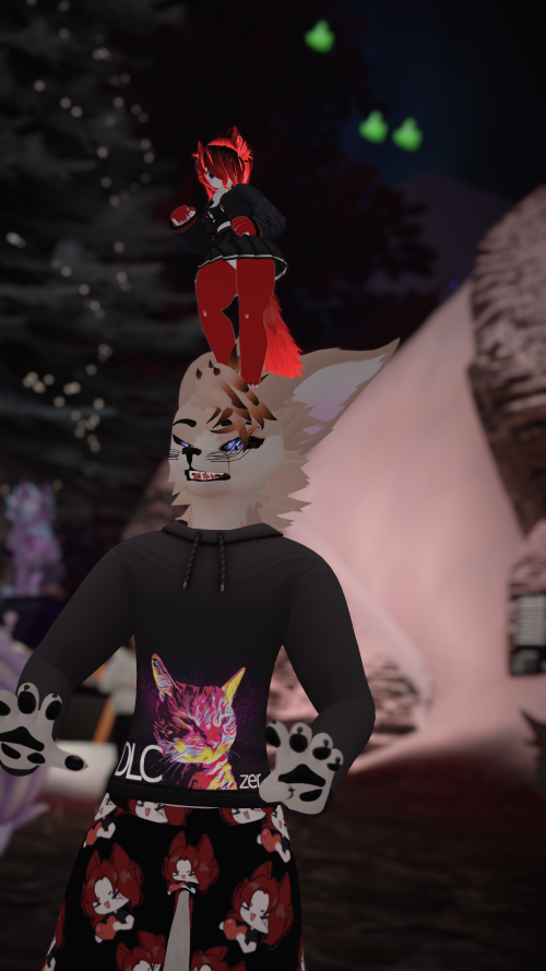 VRChat_2024-11-16_01-36-56.506_2160x3840.png