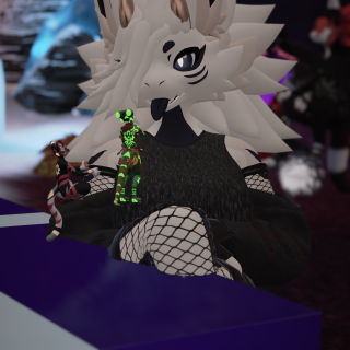 VRChat_2024-11-15_22-29-53.975_2160x3840