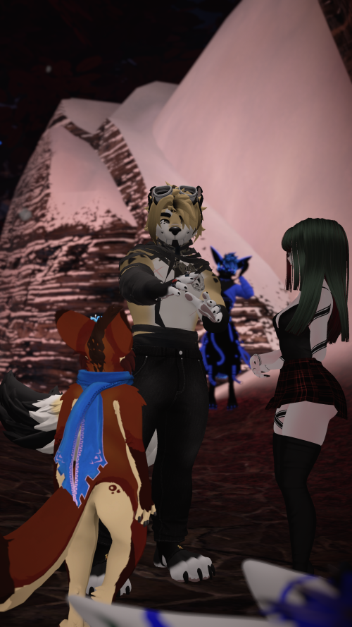 VRChat_2024-11-15_22-31-24.791_2160x3840.png