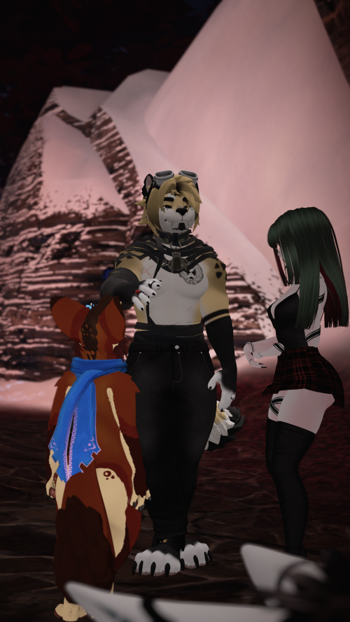 VRChat_2024-11-15_22-31-27.178_2160x3840.png