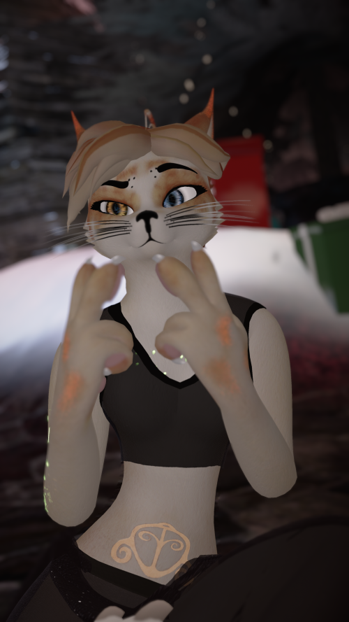 VRChat_2024-11-15_22-36-40.270_2160x3840.png