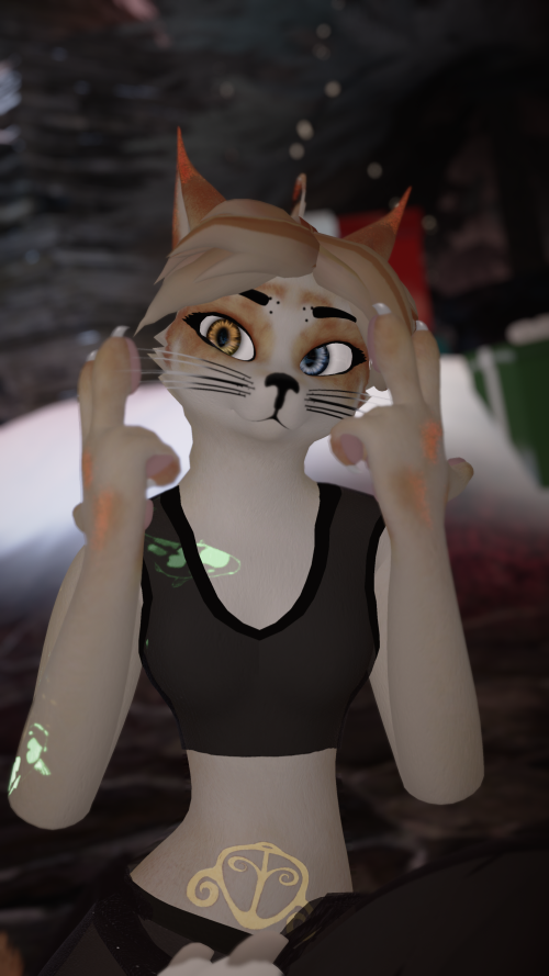 VRChat_2024-11-15_22-36-41.337_2160x3840.png