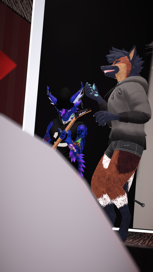 VRChat_2024-11-16_01-00-46.553_2160x3840.png