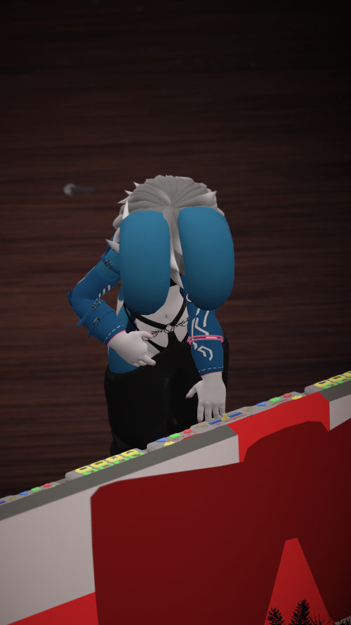 VRChat_2024-11-16_01-35-37.074_2160x3840.png