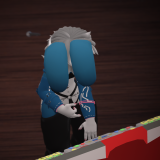 VRChat_2024-11-16_01-35-38.148_2160x3840