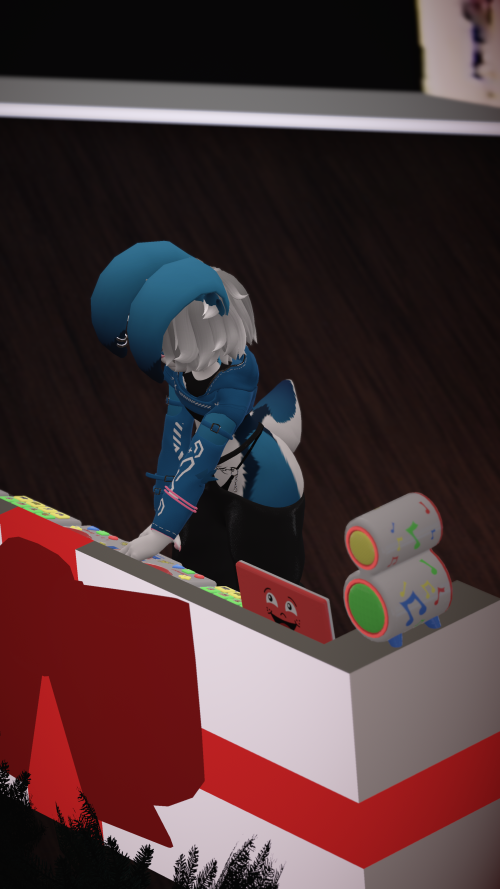 VRChat_2024-11-16_01-35-58.191_2160x3840.png