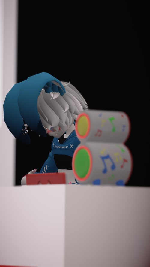 VRChat_2024-11-16_01-36-05.979_2160x3840.png