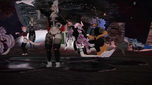 VRChat_2024-11-16_01-36-34.516_3840x2160.png